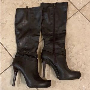 BCBG Generation brown heeled boots